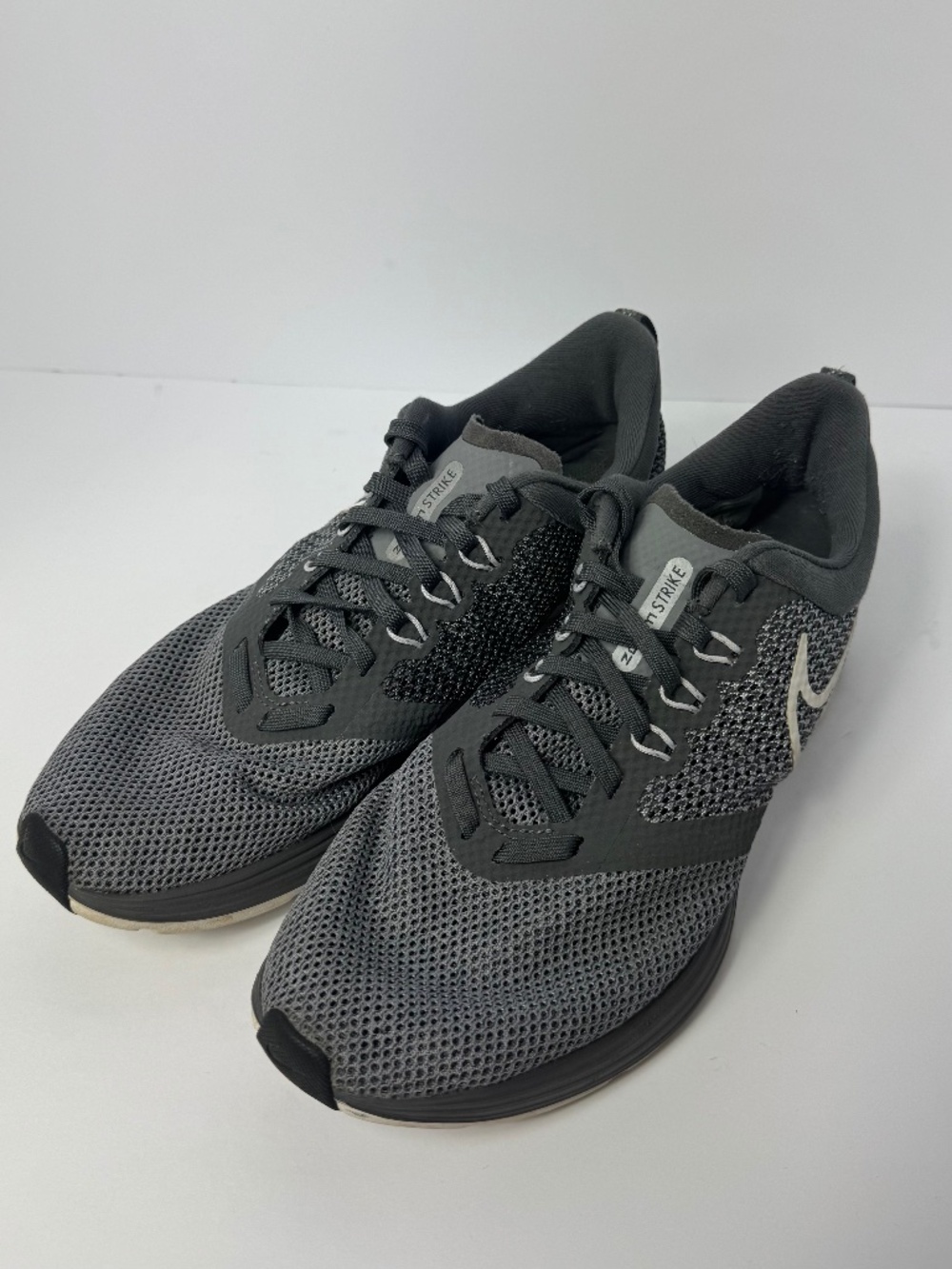 Nike Zoom Strike Women's Running Shoes Athletic Sneakers Gray size 8